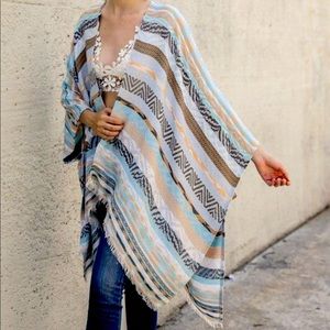 💖 NEW! Gorgeous kimono cardigan poncho by GeeGee in size OS (fits most)